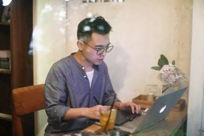平面设计师刘老师