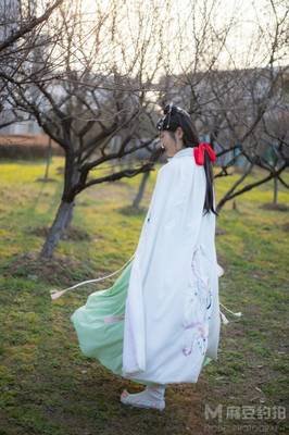 拍摄汉服平面设计图