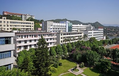 福建工业学校平面设计