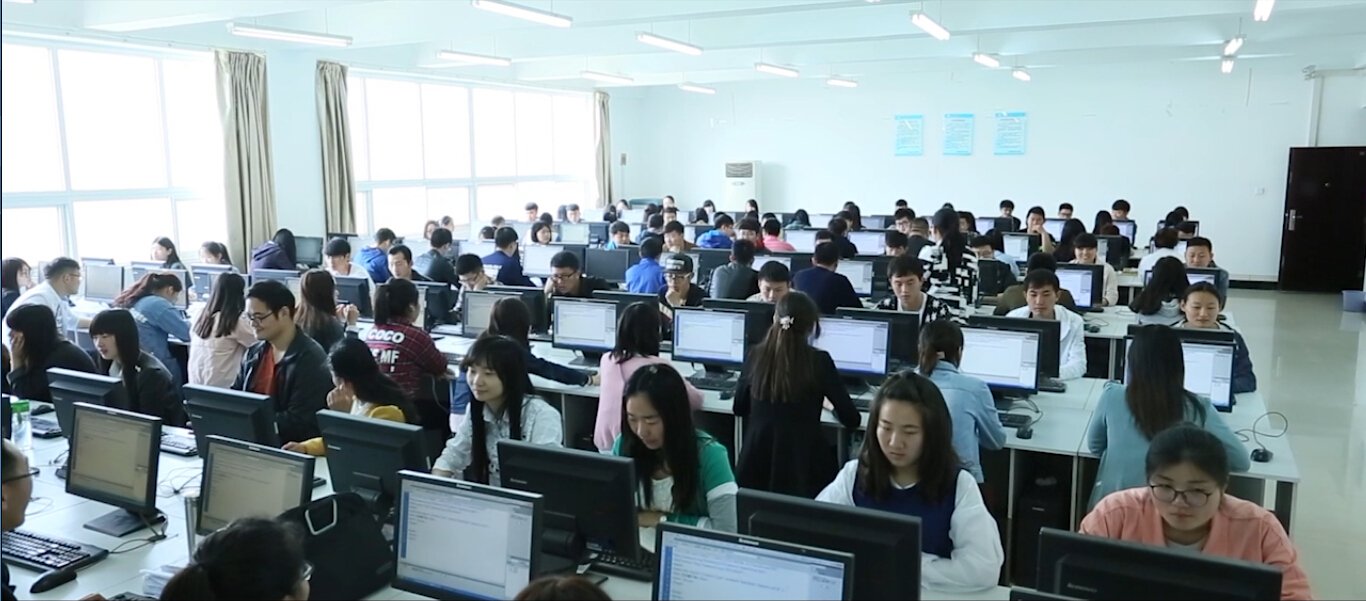 平面设计大学生找工作